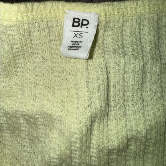 BP Women’s Top Size XS Yellow Lemonade Pointelle Rib Short Sleeve Henley Crop - Picture 4 of 8